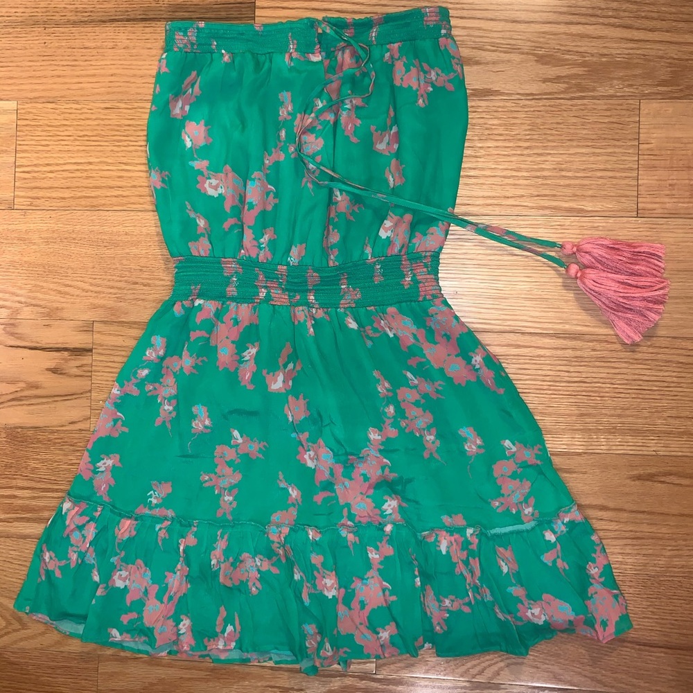 Really cute summer Karina Grimaldi dress